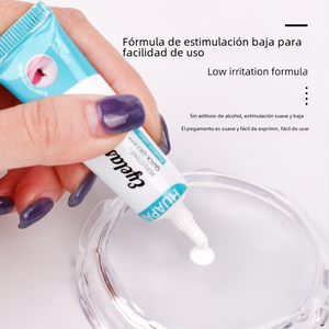 Gentle Waterproof Eyelash Glue — Long-Lasting Natural Look