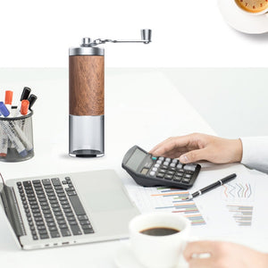Handgemachte Kaffeemühle mit verstellbarem Keramikmahlwerk