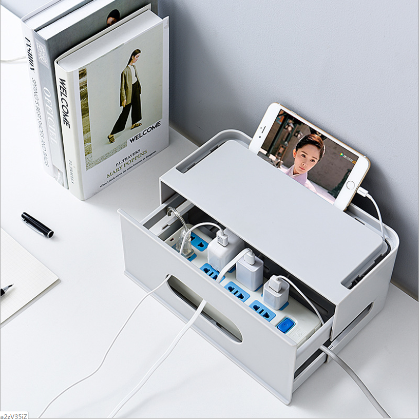 Caja de almacenamiento y organizador de cables con protección para la regleta