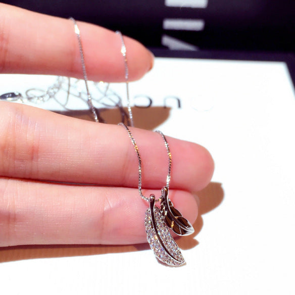 Elegant Leaf Charm Choker Necklace